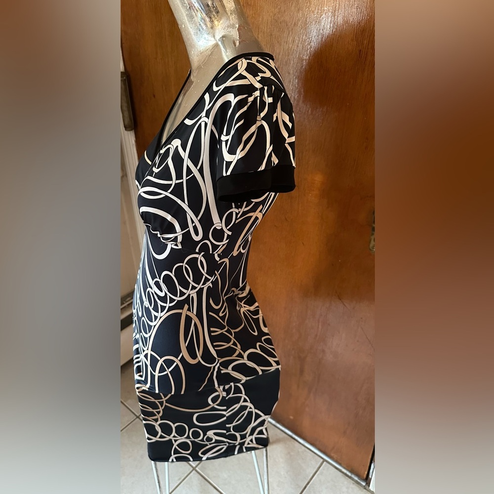 MKM Designs B&W Swirl Pattern Sheath Dress Cap Sleeve Knee Length Women's Sz S - Picture 5 of 14